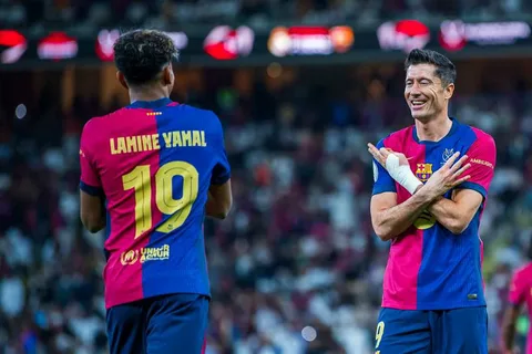 كشف مثير.. حكام مباراة برشلونة وسيلتا فيجو في الليغا وأسرار اختيار الطاقم التحكيمي قبل المواجهة المرتقبة