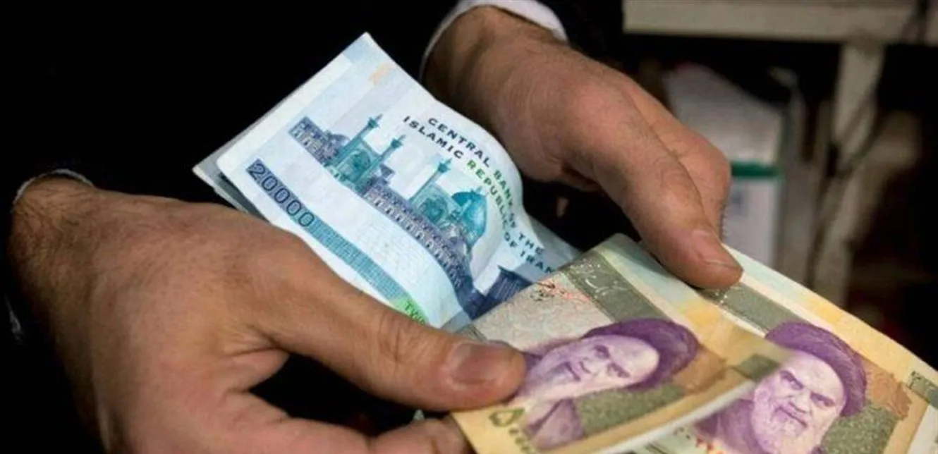 سعر الدولار اليوم في إيران.. هبوط قياسي جديد للعملة الإيرانية أمام الدولار