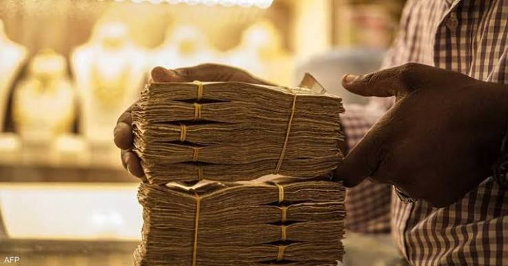 انهيار الجنيه السوداني أمام الدولار.. هل يفشل الذهب في إنقاذ الاقتصاد؟