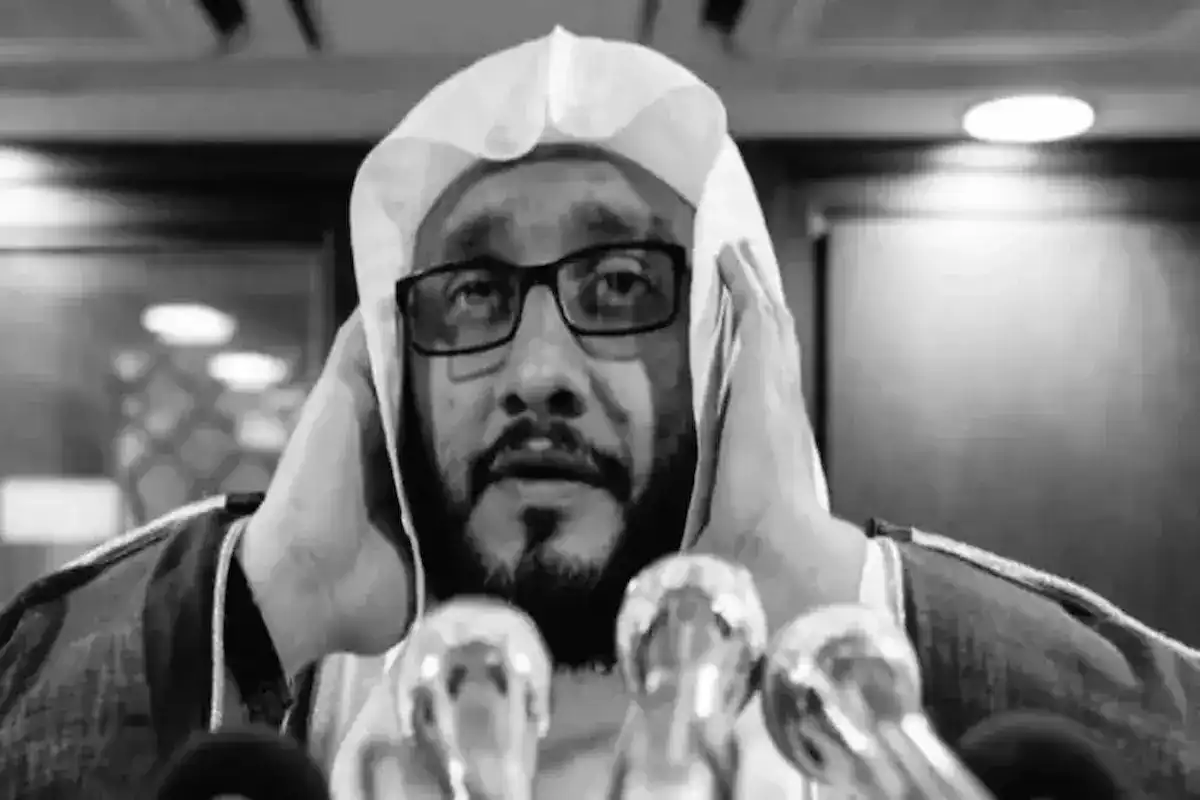 وفاة الشيخ إبراهيم المدني مؤذن الحرم المكي.. حقيقة سبب الوفاة وقصة بكائه أمام الكعبة