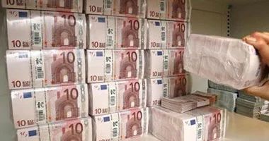 سعر اليورو اليوم الخميس 15 أكتوبر 2026 في البنوك المصرية.. تحديث أسعار الشراء والبيع أمام الجنيه المصري