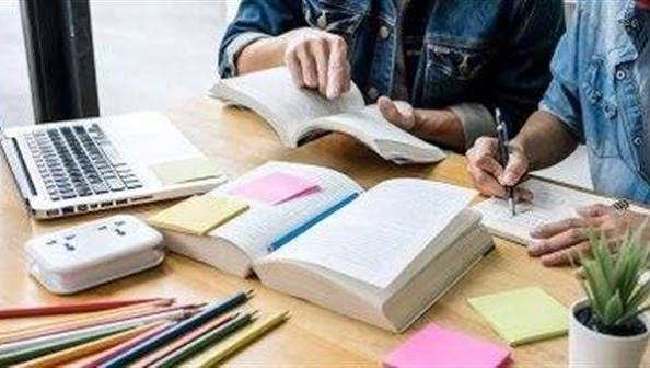 أسئلة امتحانات شهر أكتوبر 2026.. من يضعها وكيف يحصل الطلاب على النتائج؟